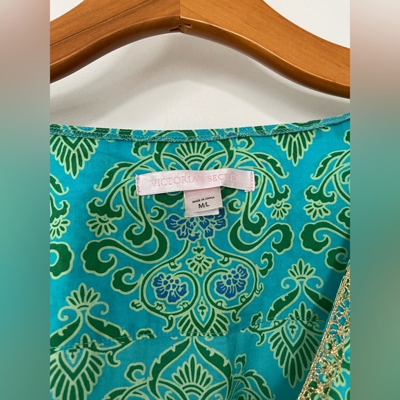 Victorias Secret Green and Gold Trim Paisley Caftan Tunic - Picture 3 of 11